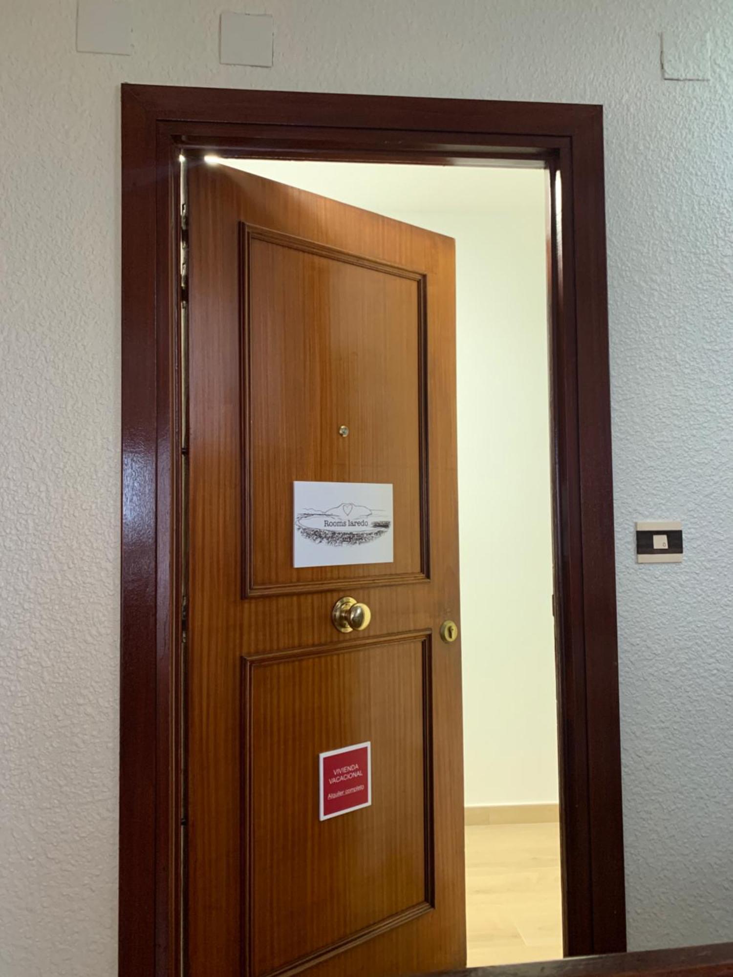Rooms Laredo Luaran gambar